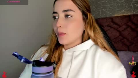 lucia star  online show from 01/03/25, 06:14