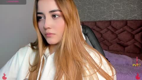 lucia star  online show from 01/28/25, 07:53