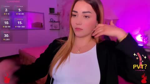 lucia star  online show from 03/11/25, 02:43