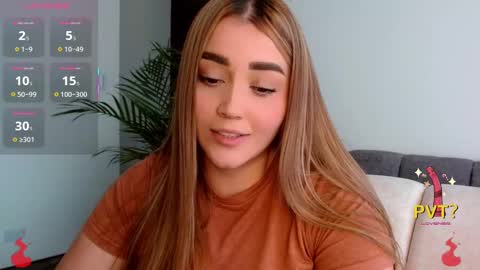 lucia star  online show from 10/16/25, 09:05