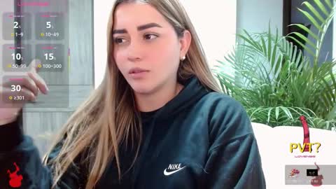 Snapshot of lucia_star_ chatting on 10/31/25, 02:34 lucia star online show from 10/31/25, 02:34