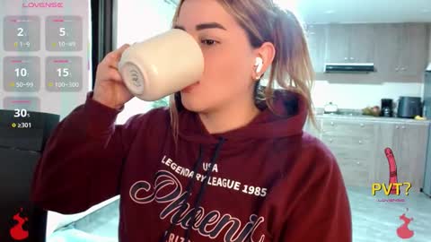 Snapshot of lucia_star_ chatting on 11/18/25, 01:55 lucia star online show from 11/18/25, 01:55