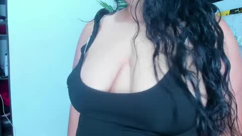 Lucia Vonne online show from 12/15/24, 11:55