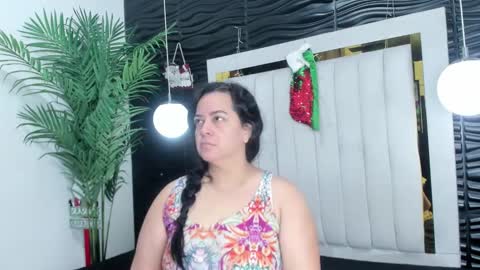Lucia Vonne online show from 12/27/24, 11:28