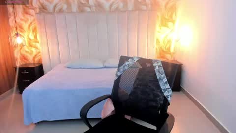 Lucia Vonne online show from 05/12/26, 06:49