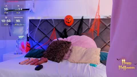 Lucia online show from 10/29/25, 01:02