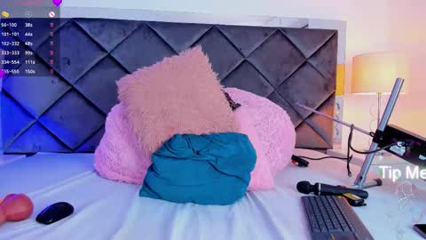 Snapshot of luciacollinss_ chatting on 11/26/25, 01:34 Lucia online show from 11/26/25, 01:34