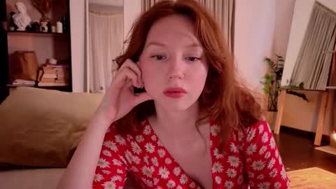 Snapshot of luciacoy chatting on 09/20/25, 04:08 Lucia online show from 09/20/25, 04:08