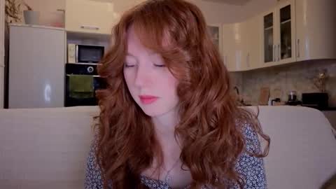 Snapshot of luciacoy chatting on 09/25/25, 04:00 Lucia online show from 09/25/25, 04:00