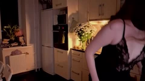 Snapshot of luciacoy chatting on 10/25/25, 07:30 Lucia online show from 10/25/25, 07:30