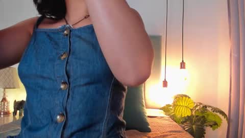 LuciaFerrero online show from 03/07/25, 12:12