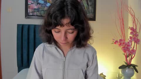 LuciaFerrero online show from 10/01/25, 01:00