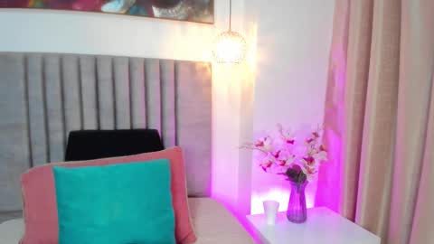 LuciaFerrero online show from 10/10/25, 07:02