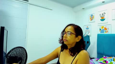 luciagonzales40_ online show from 10/29/25, 11:23