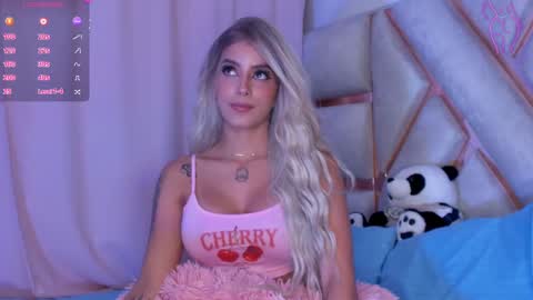 LuciaJhonnes online show from 11/05/25, 11:05