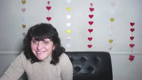 LuciaMi online show from 12/13/24, 06:49