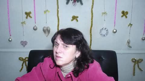 LuciaMi online show from 12/18/24, 06:03