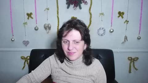 LuciaMi online show from 12/19/24, 06:56