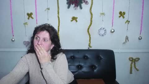 LuciaMi online show from 12/19/24, 10:00