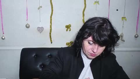 LuciaMi online show from 01/18/25, 06:10