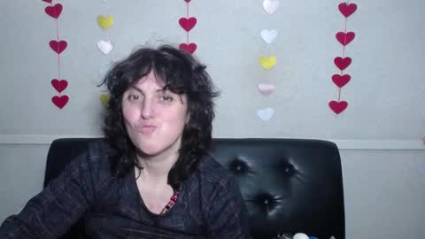 LuciaMi online show from 02/05/25, 12:06