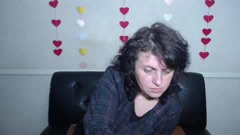 LuciaMi online show from 02/05/25, 03:09