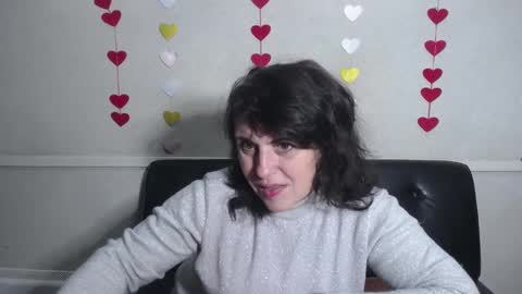 LuciaMi online show from 02/09/25, 06:01