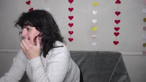 LuciaMi online show from 02/14/25, 01:13