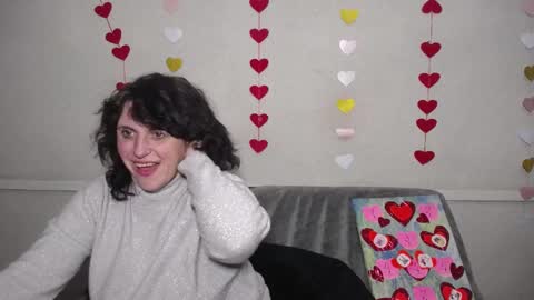 LuciaMi online show from 02/14/25, 04:15