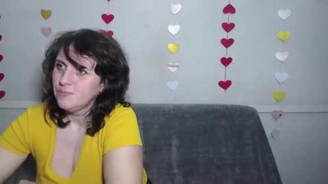 LuciaMi online show from 03/10/25, 06:12