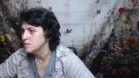 LuciaMi online show from 09/12/25, 04:56