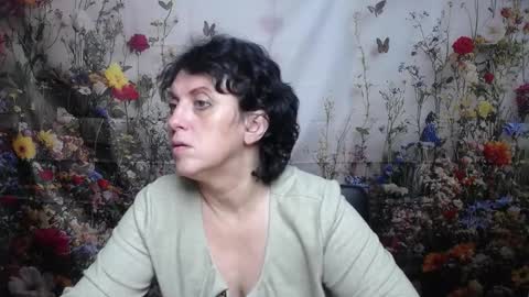 LuciaMi online show from 10/07/25, 05:10