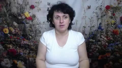 LuciaMi online show from 10/12/25, 05:06