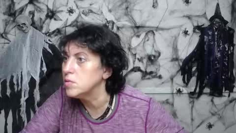 LuciaMi online show from 10/19/25, 05:02