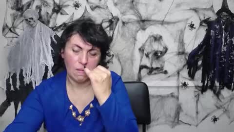 LuciaMi online show from 10/21/25, 05:35