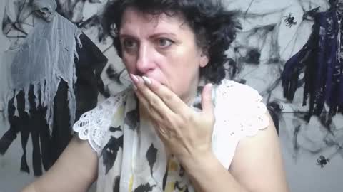 LuciaMi online show from 10/26/25, 06:30