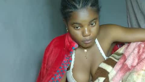 Snapshot of luciana012 chatting on 09/22/25, 05:53 luciana012 online show from 09/22/25, 05:53