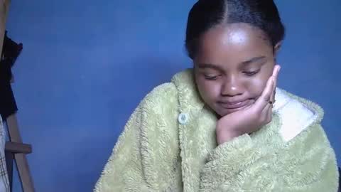 Snapshot of luciana012 chatting on 09/22/25, 06:21 luciana012 online show from 09/22/25, 06:21