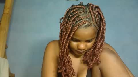 Snapshot of luciana012 chatting on 09/30/25, 07:02 luciana012 online show from 09/30/25, 07:02