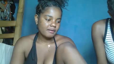 Snapshot of luciana012 chatting on 10/12/25, 04:17 luciana012 online show from 10/12/25, 04:17