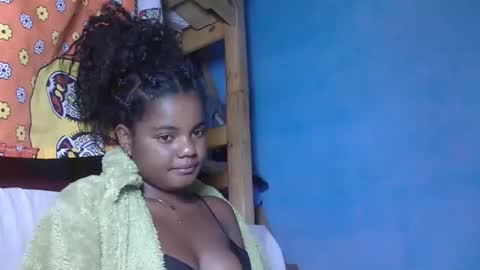 Snapshot of luciana012 chatting on 10/18/25, 07:03 luciana012 online show from 10/18/25, 07:03