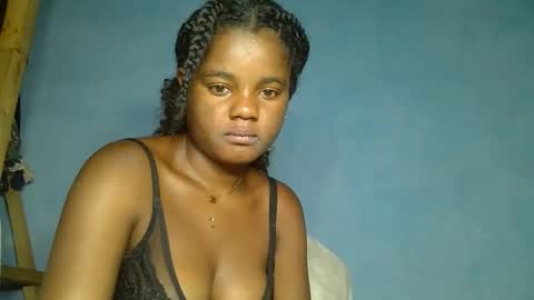 Snapshot of luciana012 chatting on 11/03/25, 06:58 luciana012 online show from 11/03/25, 06:58