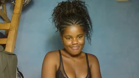 Snapshot of luciana012 chatting on 11/07/25, 03:34 luciana012 online show from 11/07/25, 03:34