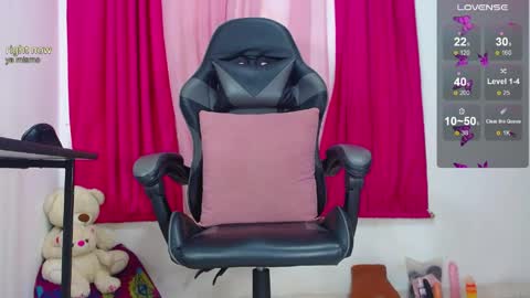 luciana0326 online show from 05/13/26, 01:58