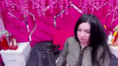 Luci online show from 01/06/25, 07:24