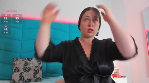 luciana_brown_ online show from 02/11/25, 12:06