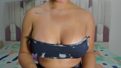 instagram luciana417  online show from 02/08/25, 03:30