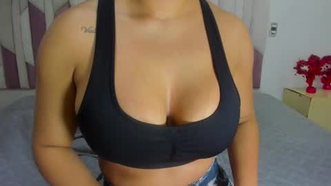 instagram luciana417  online show from 03/08/25, 03:06