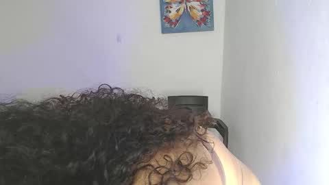 Snapshot of luciana_keating chatting on 11/29/25, 09:40 luciana online show from 11/29/25, 09:40