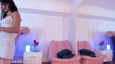 Snapshot of luciana_roa chatting on 09/20/25, 08:32 Luciana online show from 09/20/25, 08:32